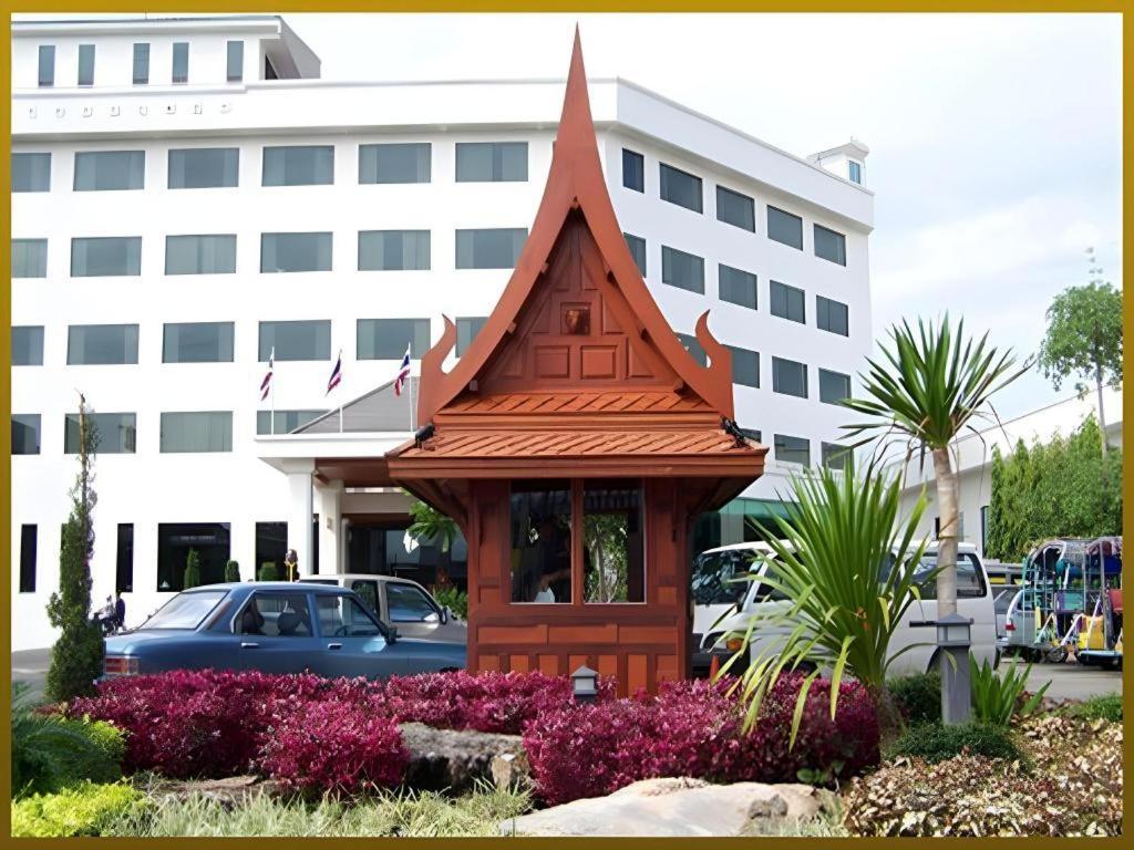 Sri U-Thong Grand Hotel Suphanburi Esterno foto