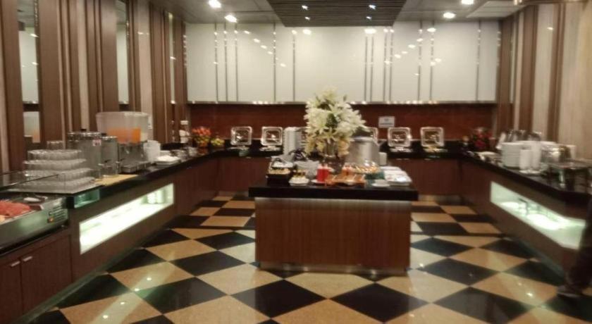 Sri U-Thong Grand Hotel Suphanburi Esterno foto