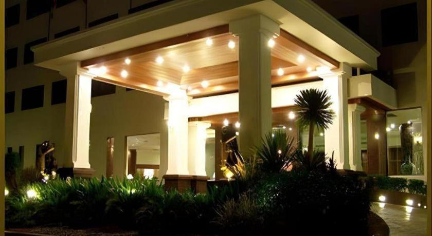 Sri U-Thong Grand Hotel Suphanburi Esterno foto